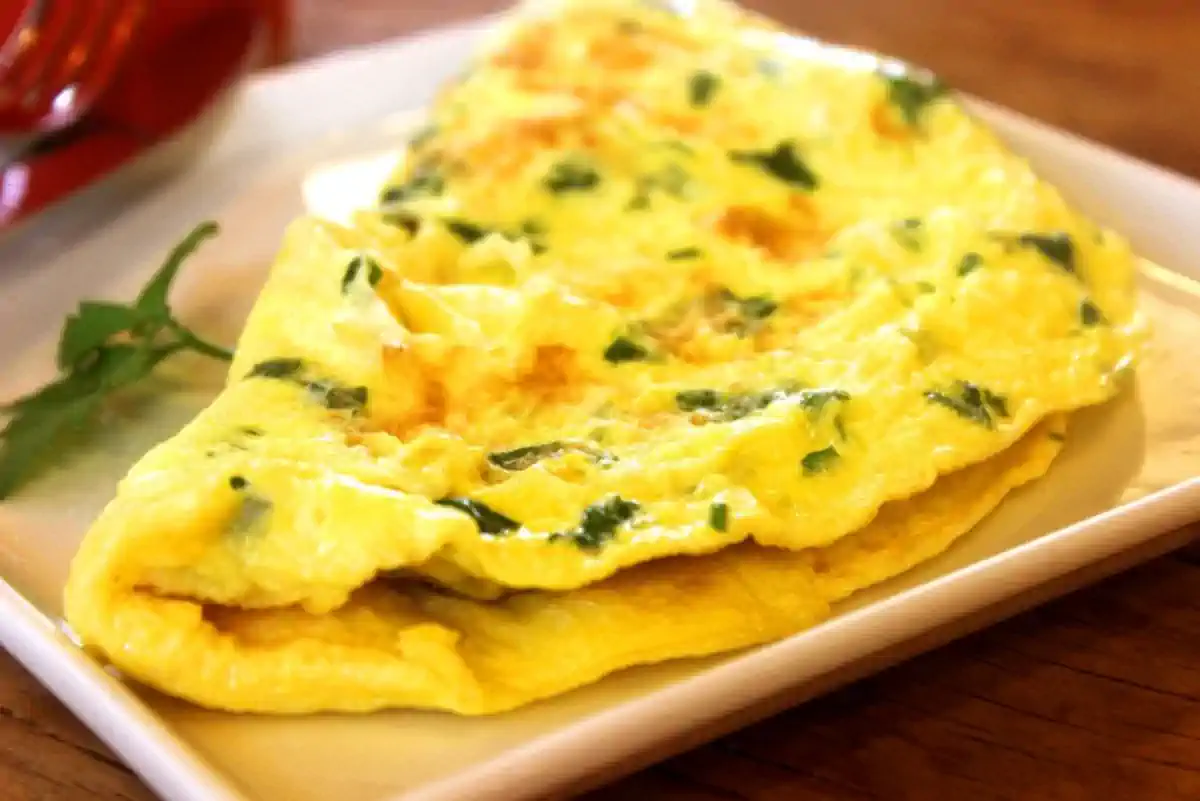 Omelete é um dos pratos com ovos mais saudáveis, elaborado por nutricionista